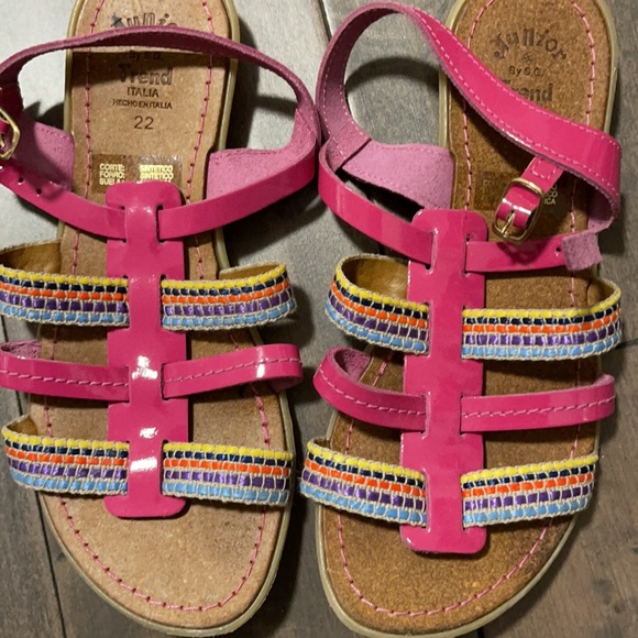 Sandals - Picture 2 of 3